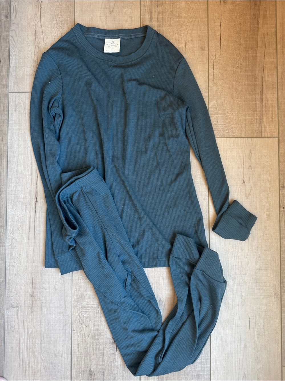 Women’s Chasing Windmills Merino Wool Base Layer Set